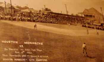 Photograph from a Houston Monarchs game