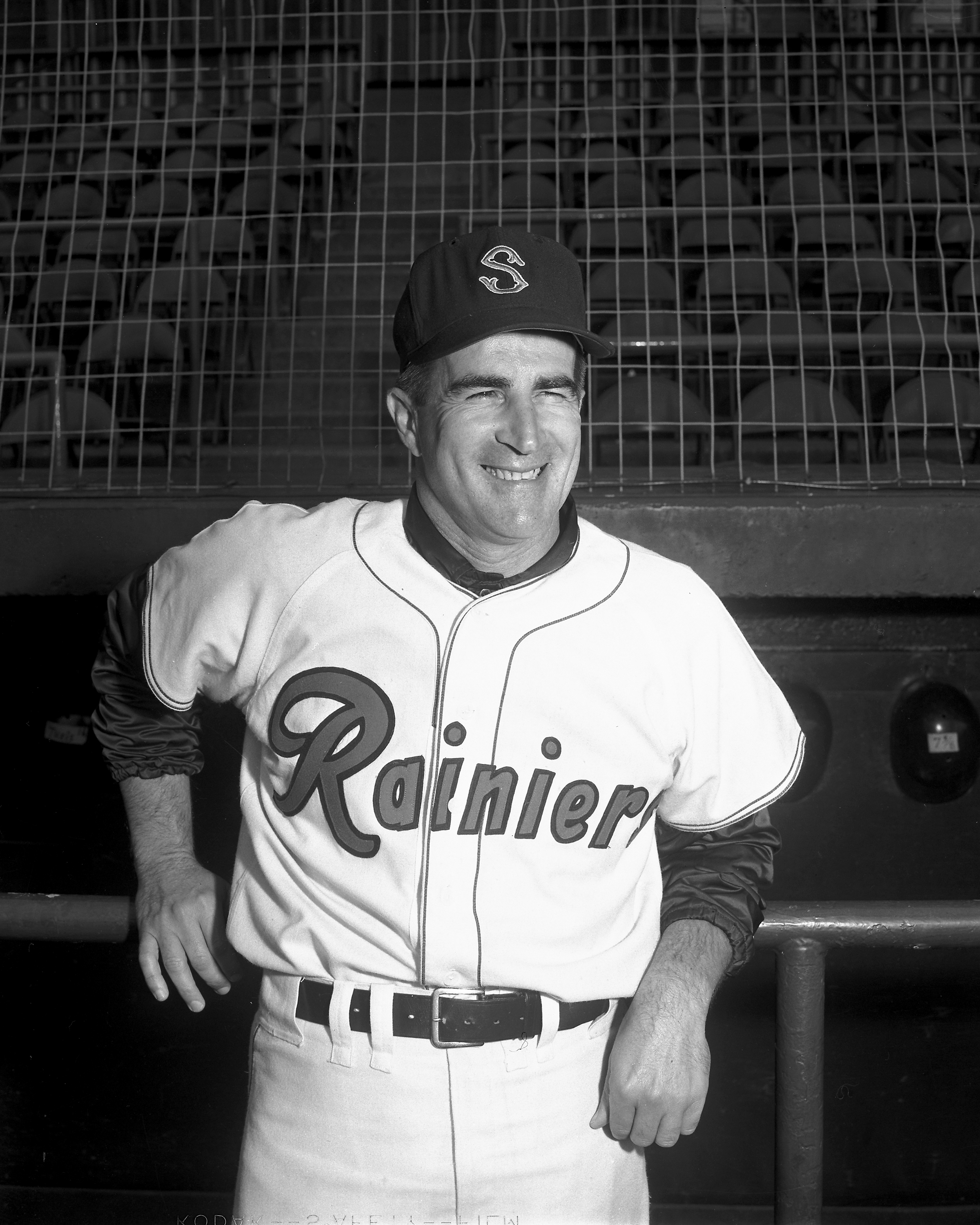 1939 SEATTLE RAINIERS 8x10 TEAM PHOTO BASEBALL WASHINGTON VANNI